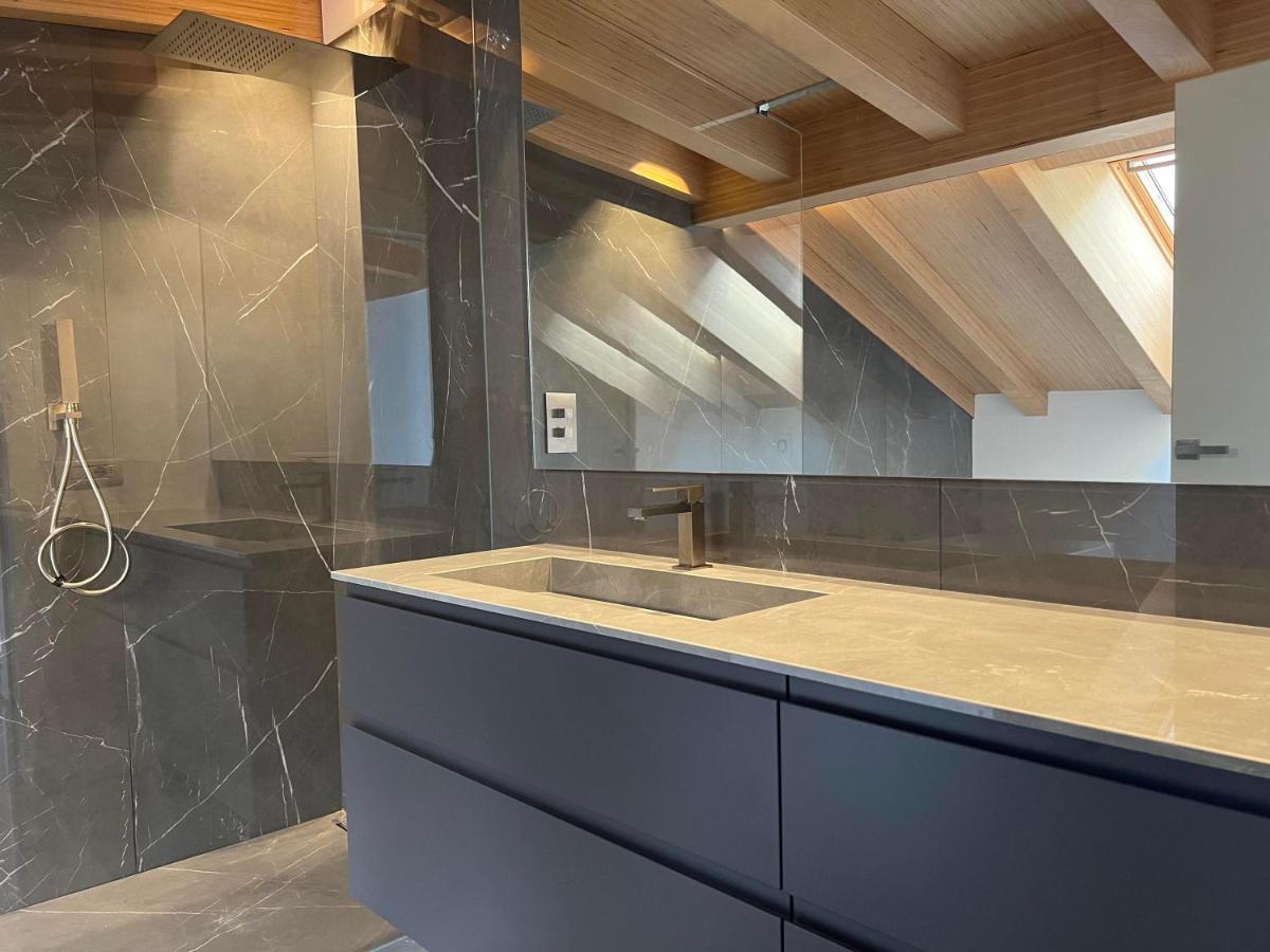 Luxury Lakefront Penthouse Lezzeno Exterior photo